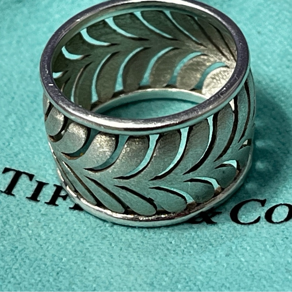 Tiffany & Co RARE Band Ring - Picture 2 of 12